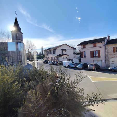 Hotel De La Place Loyettes Eksteriør bilde