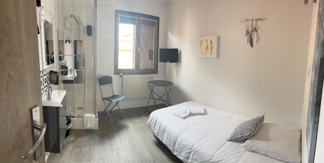 Hotel De La Place Loyettes Eksteriør bilde