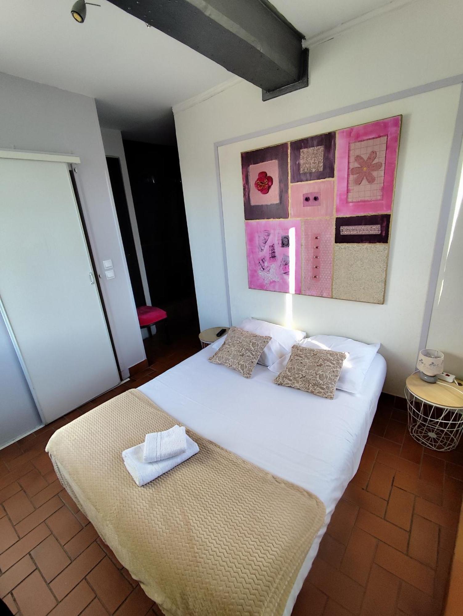 Hotel De La Place Loyettes Eksteriør bilde