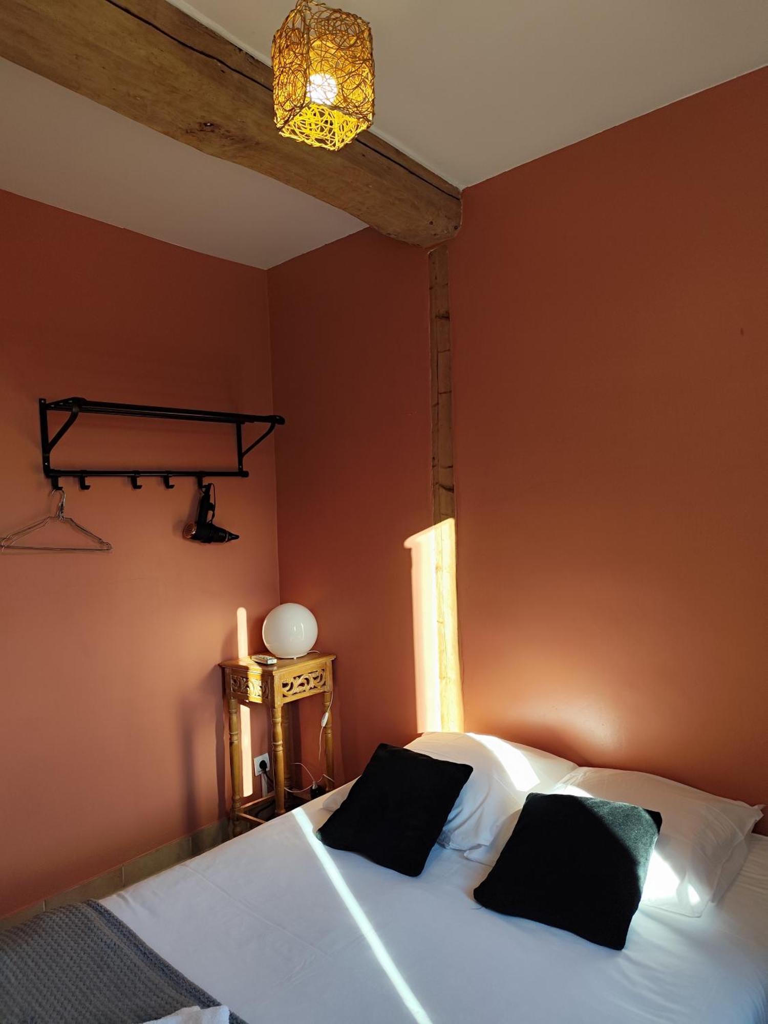 Hotel De La Place Loyettes Eksteriør bilde